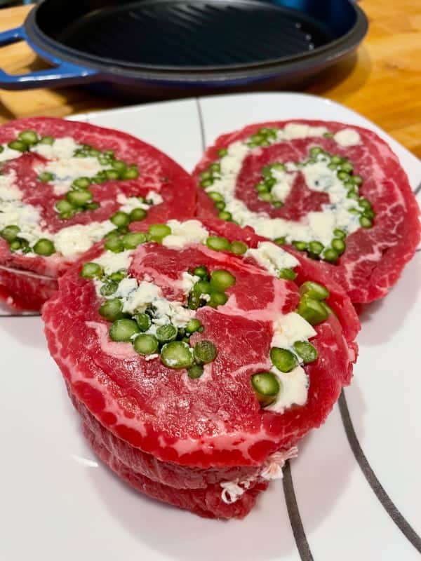 Steak pinwheels or meat lollipops 🍭. These were delicious 🤤 Full rec, steak pinwheels